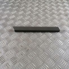 Priekšējo kreiso durvju apdare priekš VW CRAFTER 2018