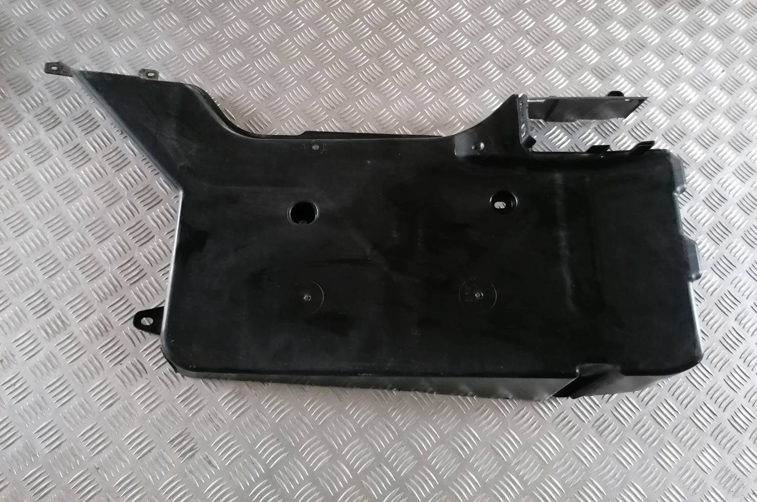 Salona plastmasa priekš VW CRAFTER 2018 1 Salona plastmasa priekš VW CRAFTER 2018