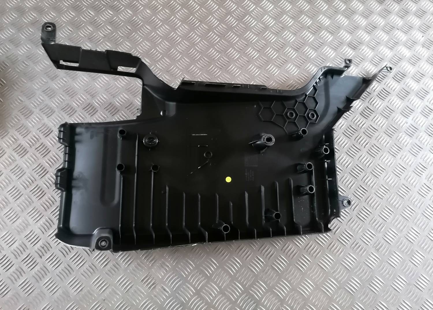 Salona plastmasa priekš VW CRAFTER 2018 2 Salona plastmasa priekš VW CRAFTER 2018