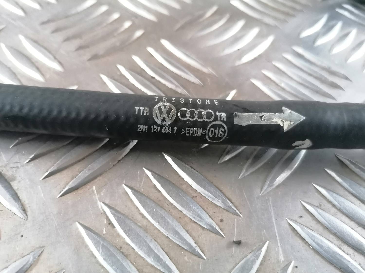 Dzesēšanas caurule priekš VW CRAFTER 2018 2 Dzesēšanas caurule priekš VW CRAFTER 2018