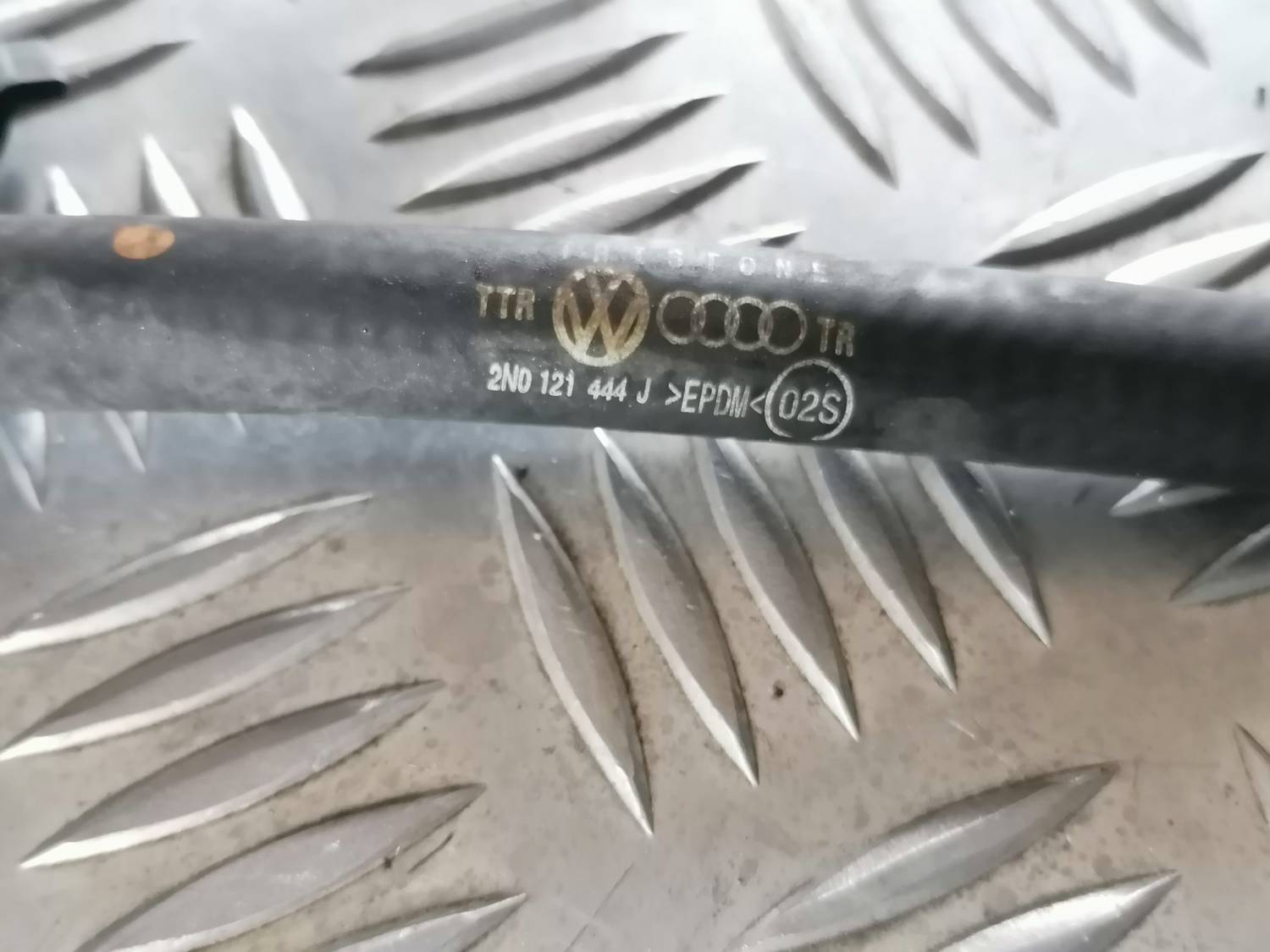 Dzesēšanas caurule priekš VW CRAFTER 2018 3 Dzesēšanas caurule priekš VW CRAFTER 2018