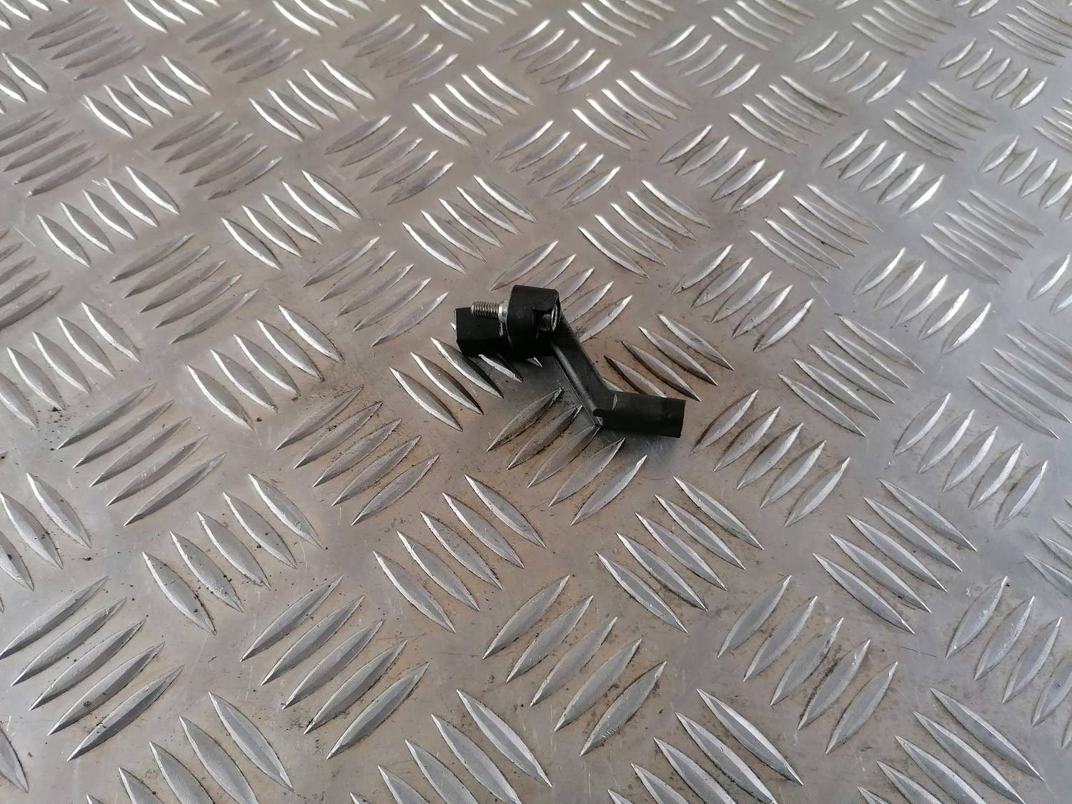 Kloķvārpstas devējs priekš VW CRAFTER 2018 1 Kloķvārpstas devējs priekš VW CRAFTER 2018