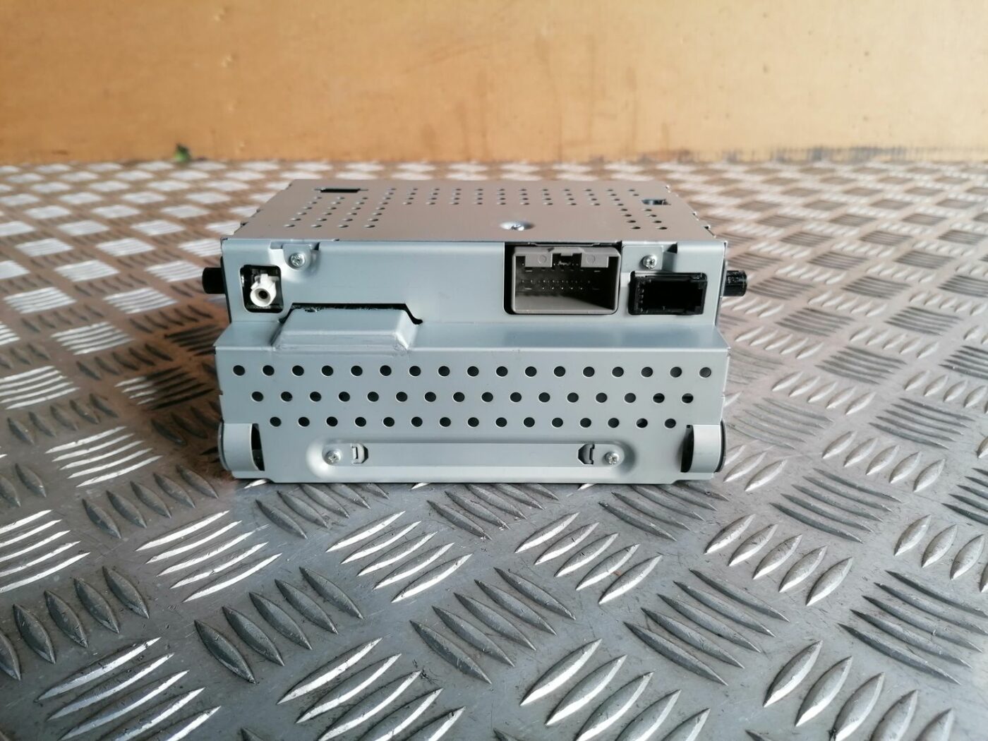 CD/DVD/Navigācijas bloks priekš VOLVO V70 2009 4 CD/DVD/Navigācijas bloks priekš VOLVO V70 2009