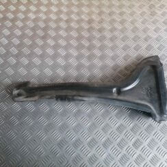 Ieliktņis starp spārnu un durvīm priekš VOLVO V70 2009