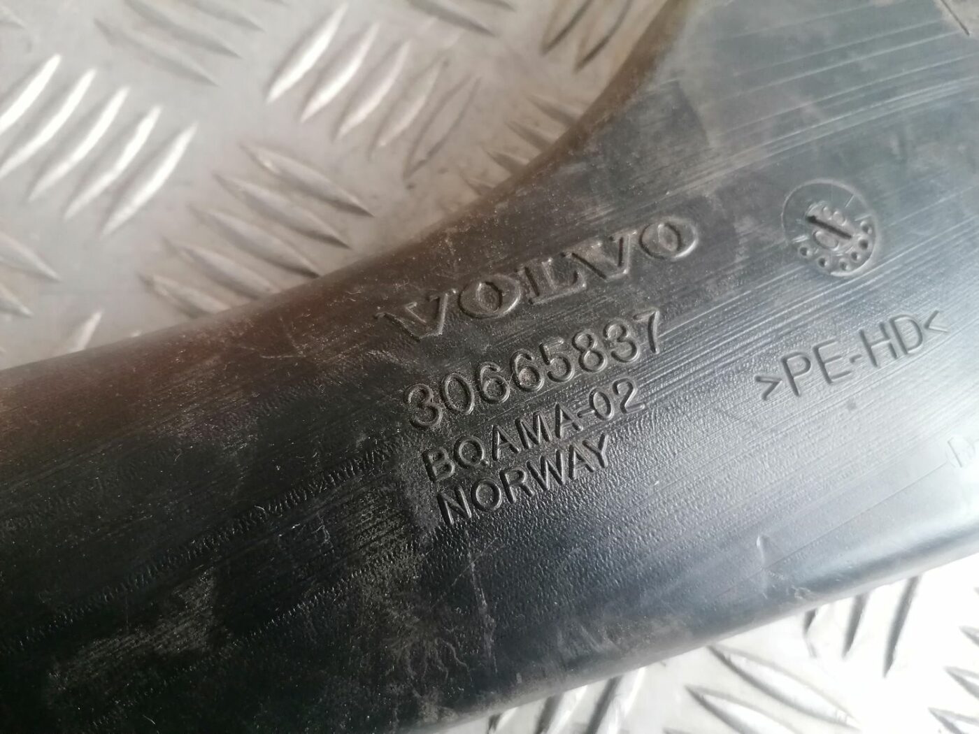 Salona gaisa vads priekš VOLVO V70 2009 3 Salona gaisa vads priekš VOLVO V70 2009