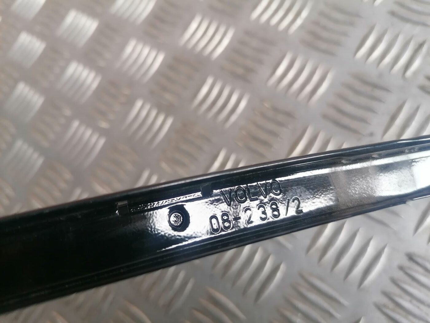 Durvju stikla moldings priekš VOLVO V70 2009 5 Durvju stikla moldings priekš VOLVO V70 2009