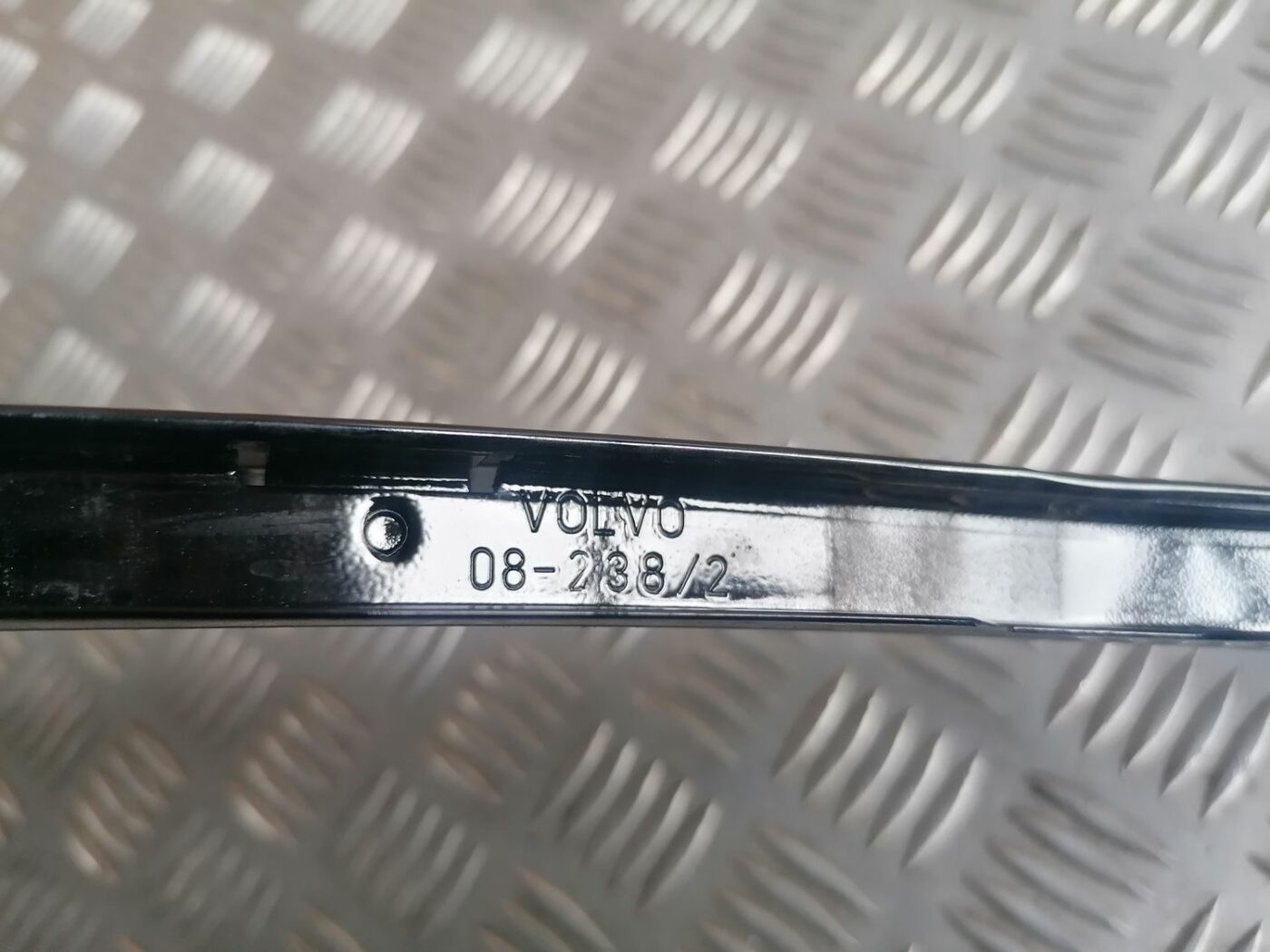 Durvju stikla moldings priekš VOLVO V70 2009 4 Durvju stikla moldings priekš VOLVO V70 2009