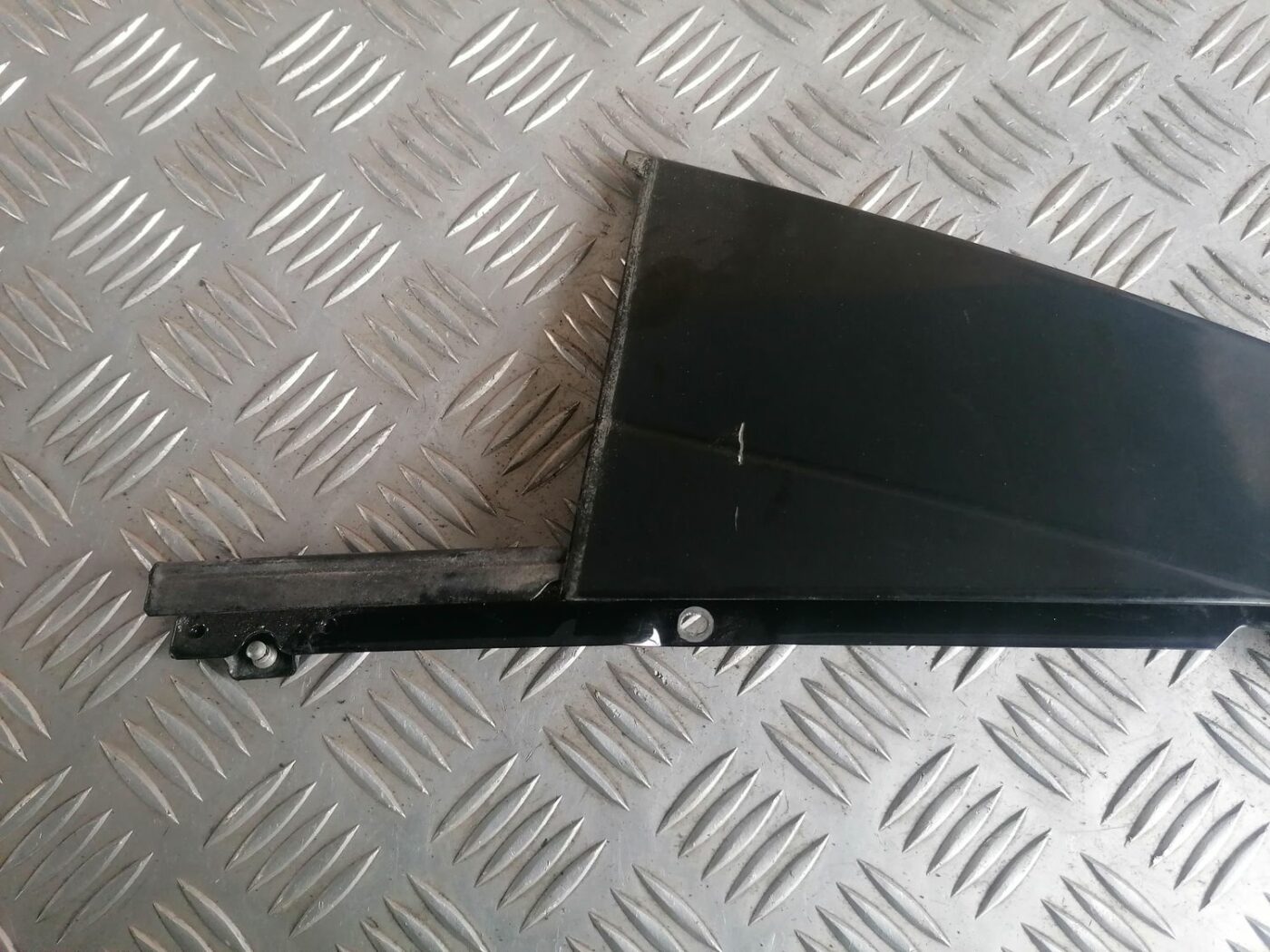 Durvju stikla moldings priekš VOLVO V70 2009 3 Durvju stikla moldings priekš VOLVO V70 2009