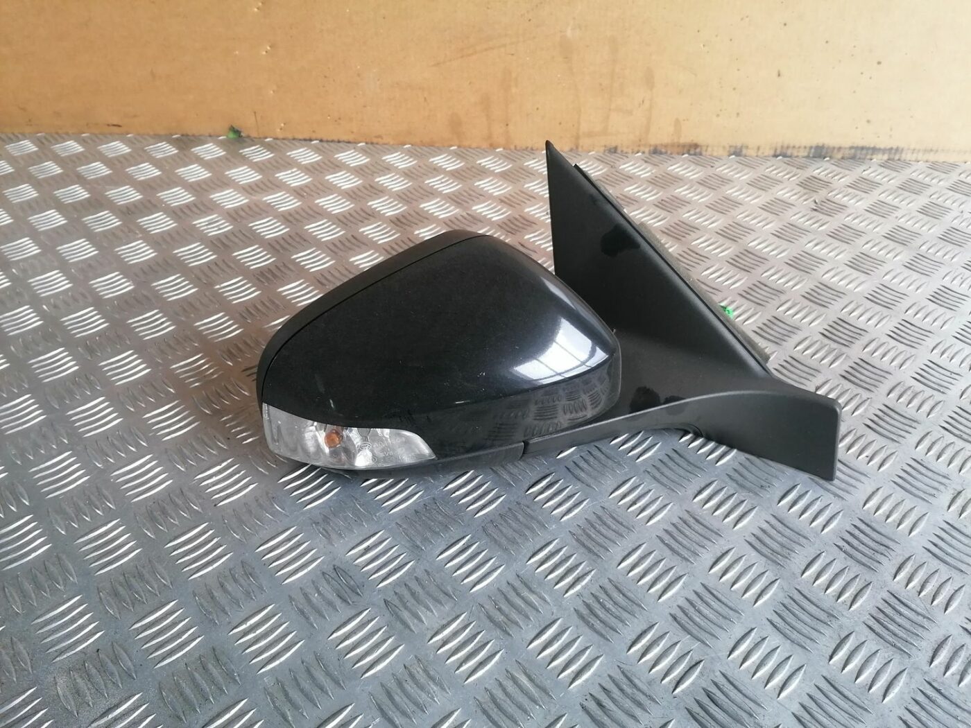 Ārējais spogulis, pa labi priekš VOLVO V70 2009 1 Ārējais spogulis, pa labi priekš VOLVO V70 2009