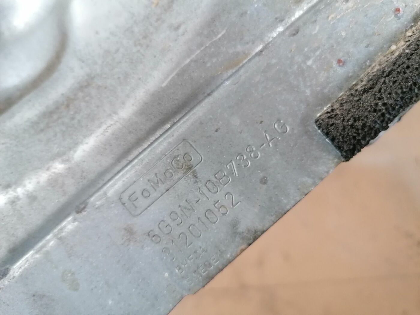 Izpūtēja sistēmas karstuma aizsargs priekš VOLVO V70 2009 3 Izpūtēja sistēmas karstuma aizsargs priekš VOLVO V70 2009