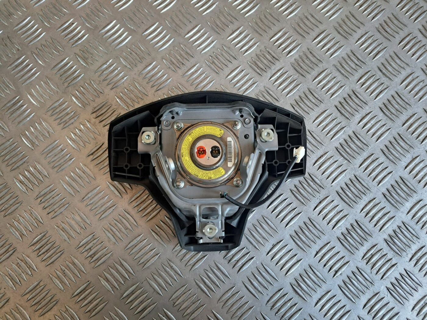 Stūres drošības spilvens priekš TOYOTA RAV 4 2006 2 Stūres drošības spilvens priekš TOYOTA RAV 4 2006