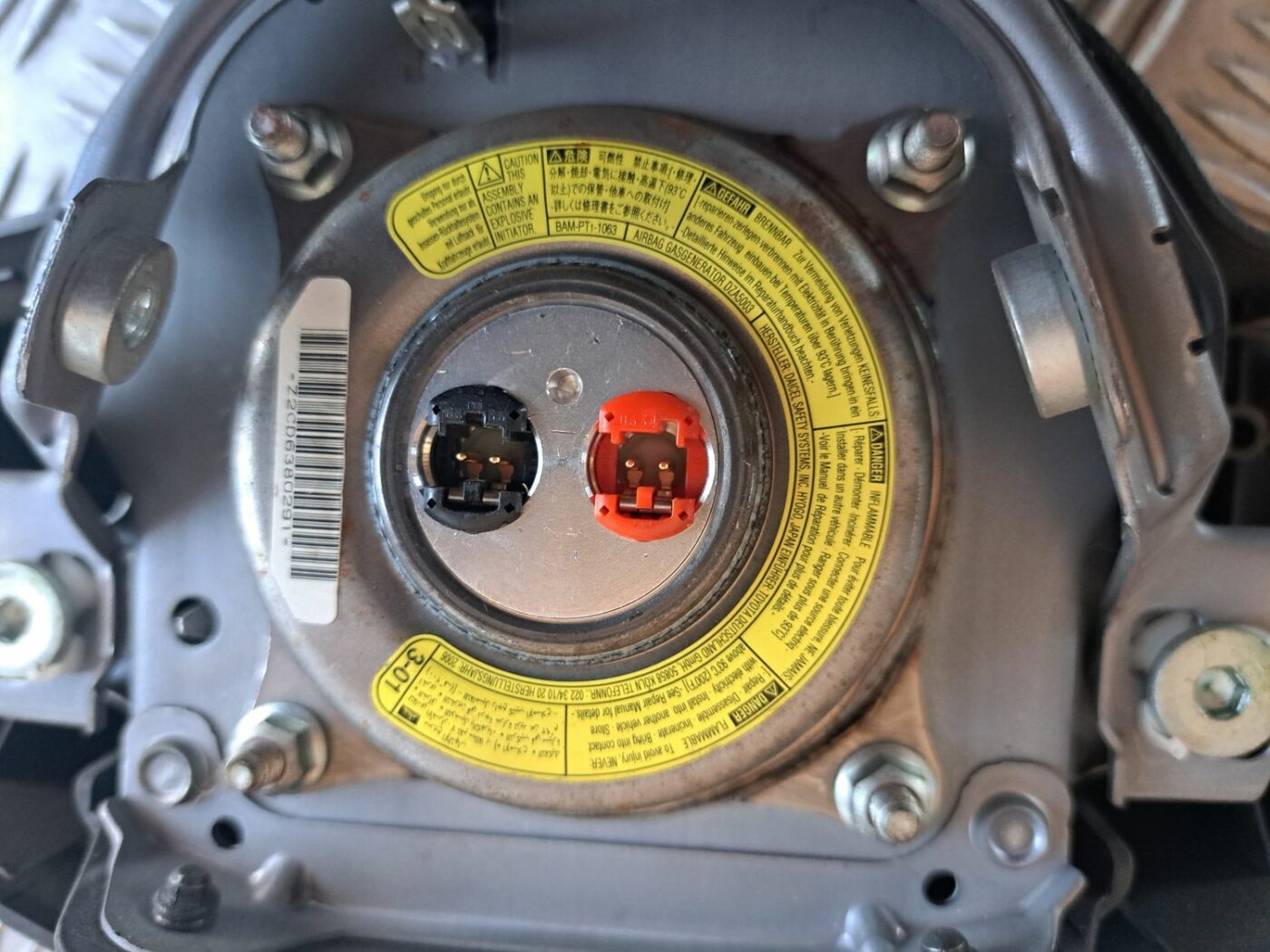 Stūres drošības spilvens priekš TOYOTA RAV 4 2006 4 Stūres drošības spilvens priekš TOYOTA RAV 4 2006