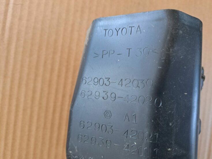 Virsbūves ventilācijas reste priekš TOYOTA RAV 4 2006 3