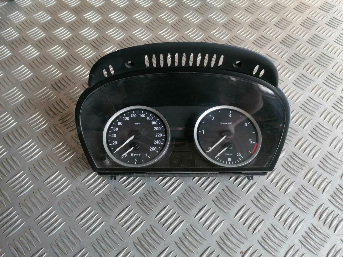 Spidometrs priekš BMW 525 E60 2004 BLACK 1 Spidometrs priekš BMW 525 E60 2004 BLACK