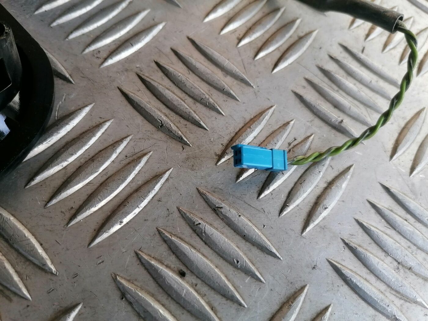 Durvju skaļrunis, augšā priekš BMW 525 E60 2004 BLACK 3 Durvju skaļrunis, augšā priekš BMW 525 E60 2004 BLACK