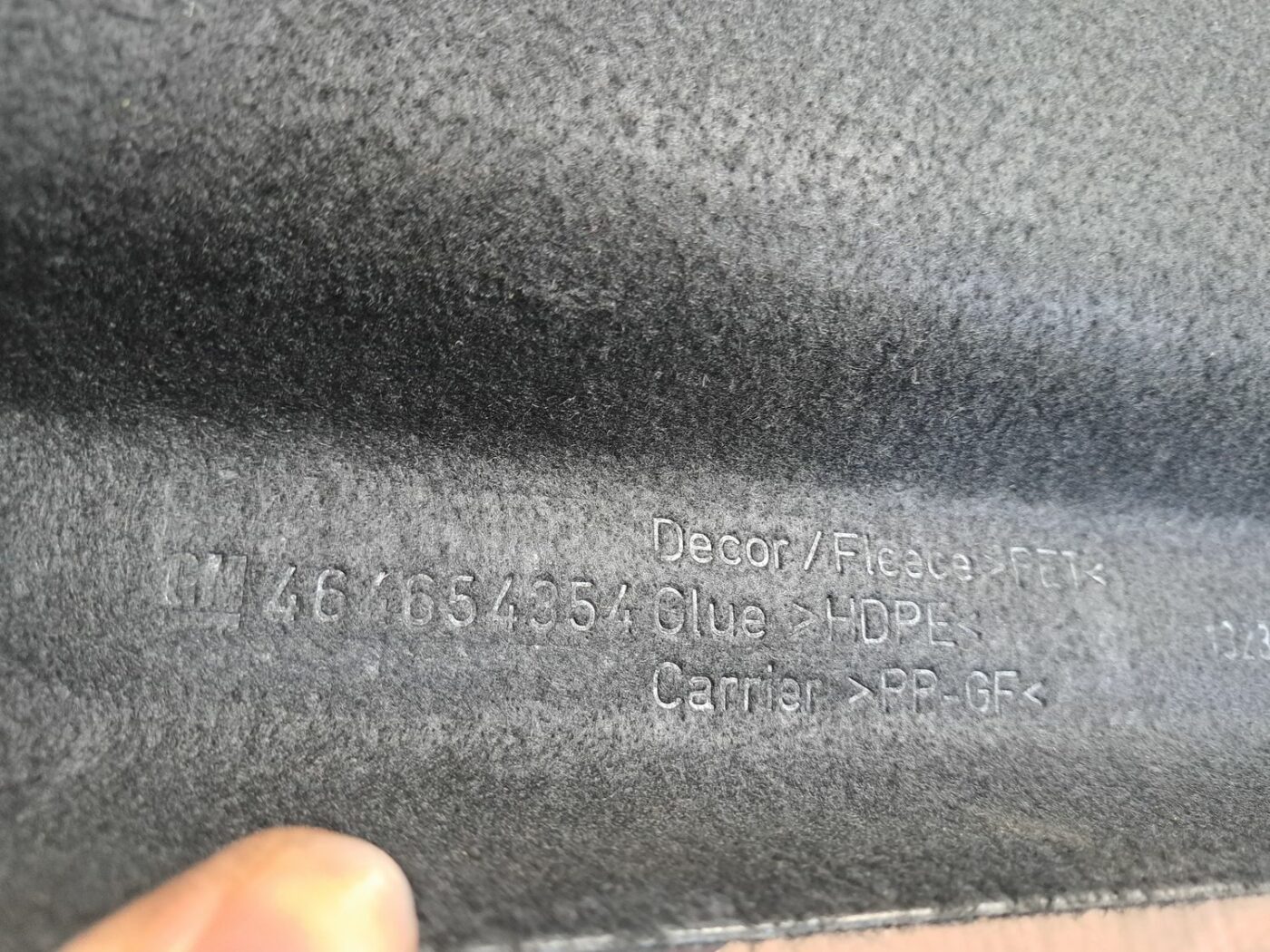 Bagāžnieka nodalījuma plaukts priekš OPEL CORSA 2007 4 Bagāžnieka nodalījuma plaukts priekš OPEL CORSA 2007