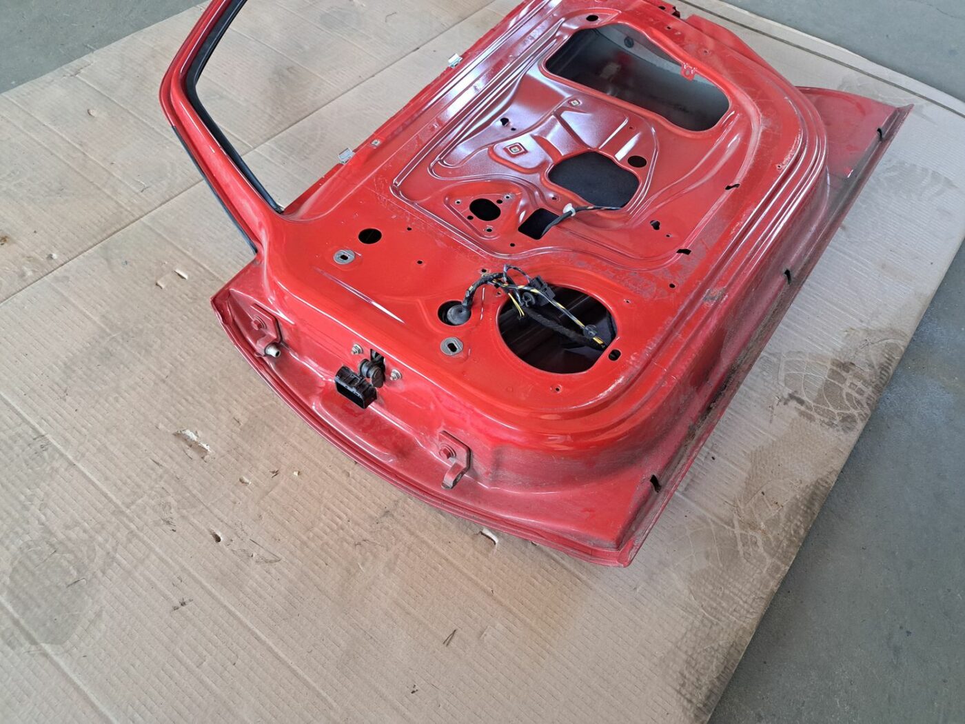 Priekšējās labās durvis priekš OPEL CORSA 2007 10 Priekšējās labās durvis priekš OPEL CORSA 2007