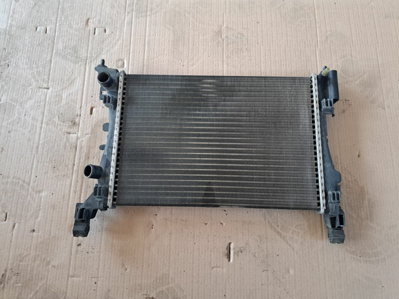 Dzesēšanas radiators priekš OPEL CORSA 2007 1 Dzesēšanas radiators priekš OPEL CORSA 2007