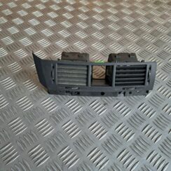 Mērinstrumentu paneļa gaisa vads, centrā priekš OPEL MERIVA 2004