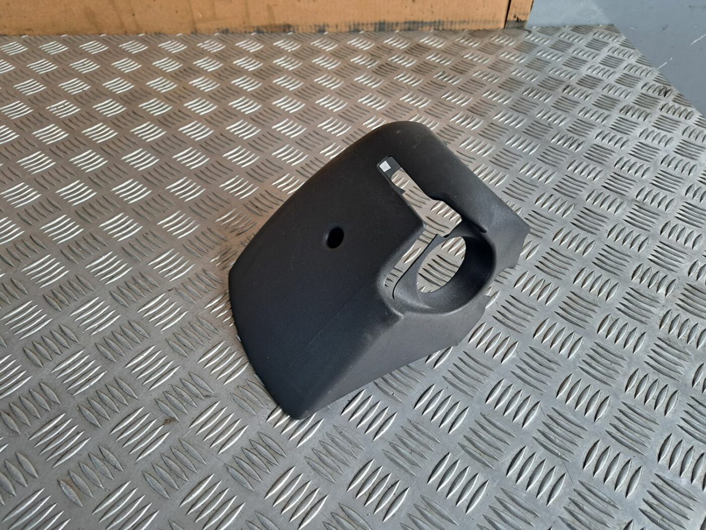 Stūres statnes putekļu aizsargs (salonā) priekš OPEL MERIVA 2004 1 Stūres statnes putekļu aizsargs (salonā) priekš OPEL MERIVA 2004