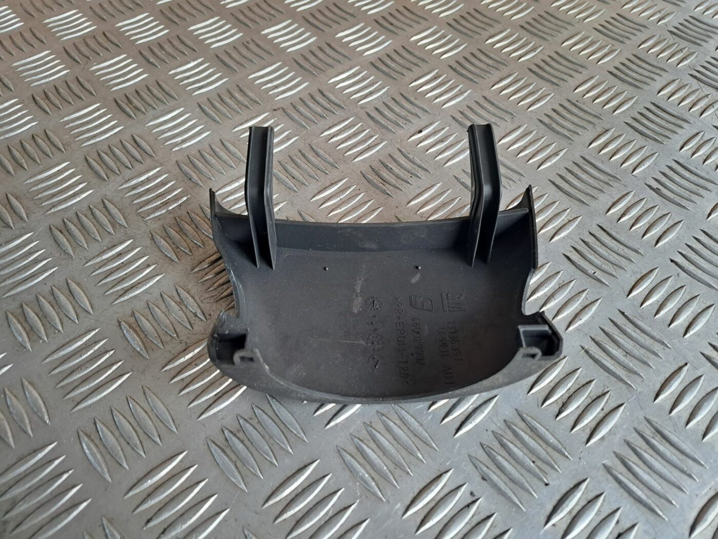 Stūres statnes putekļu aizsargs (salonā) priekš OPEL MERIVA 2004 2 Stūres statnes putekļu aizsargs (salonā) priekš OPEL MERIVA 2004