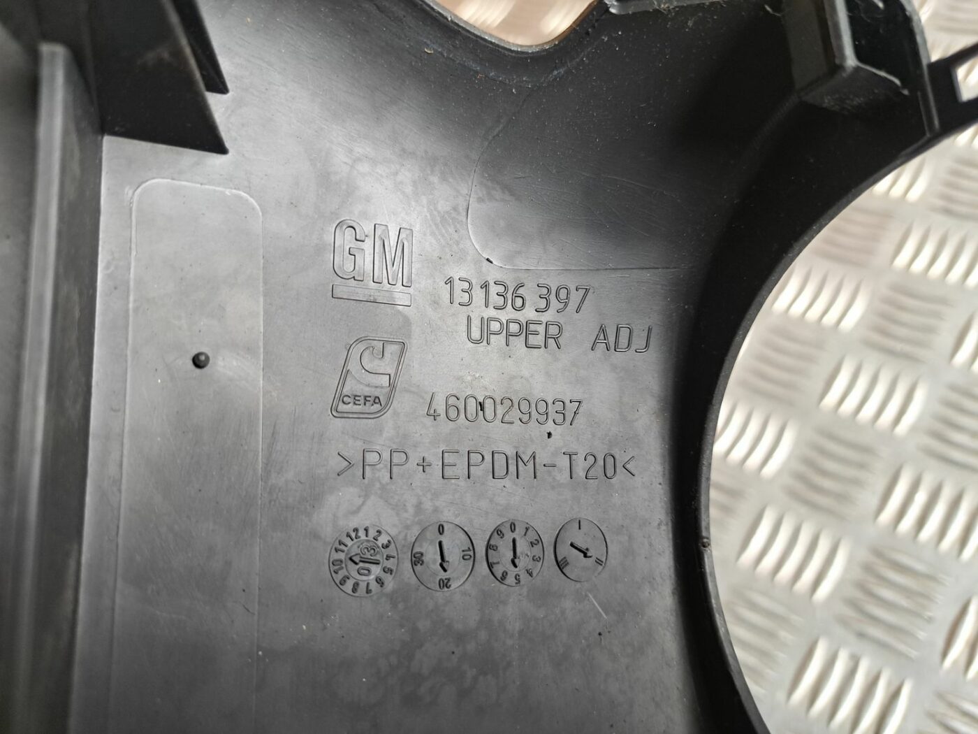 Stūres statnes putekļu aizsargs (salonā) priekš OPEL MERIVA 2004 3 Stūres statnes putekļu aizsargs (salonā) priekš OPEL MERIVA 2004