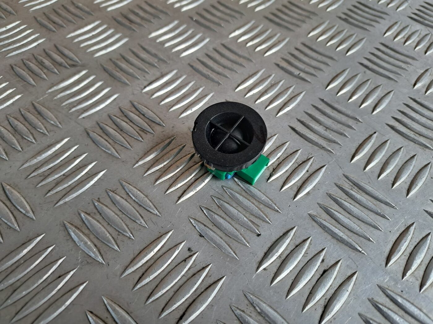 Durvju skaļrunis, augšā priekš OPEL MERIVA 2004 1 Durvju skaļrunis, augšā priekš OPEL MERIVA 2004