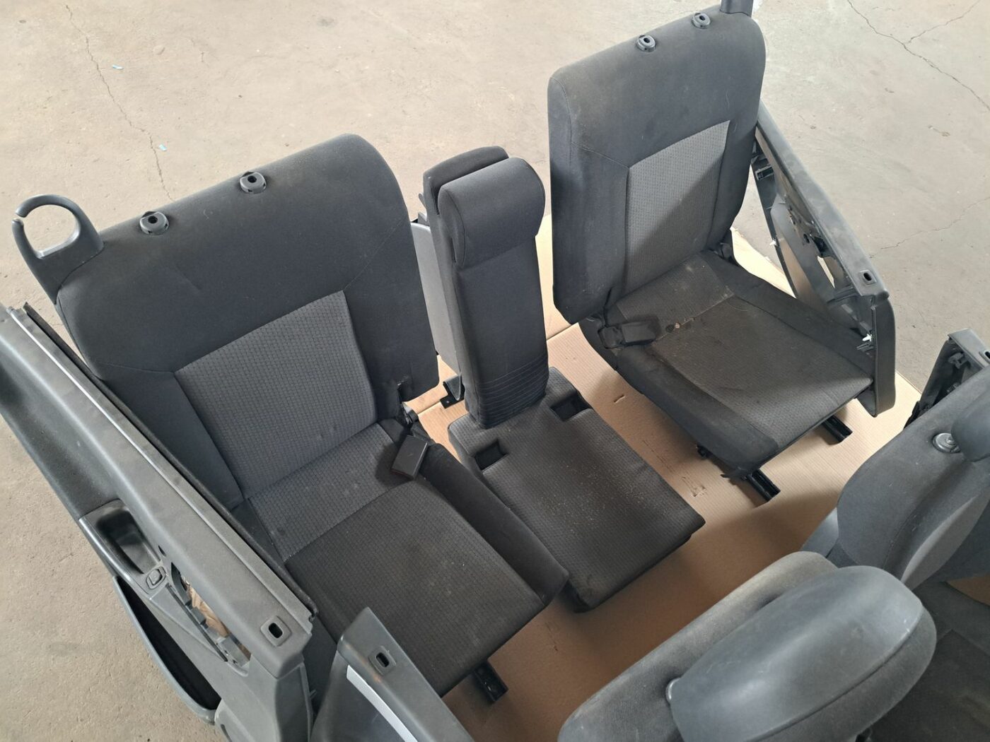 Sēdekļu komplekts priekš OPEL MERIVA 2004 11 Sēdekļu komplekts priekš OPEL MERIVA 2004