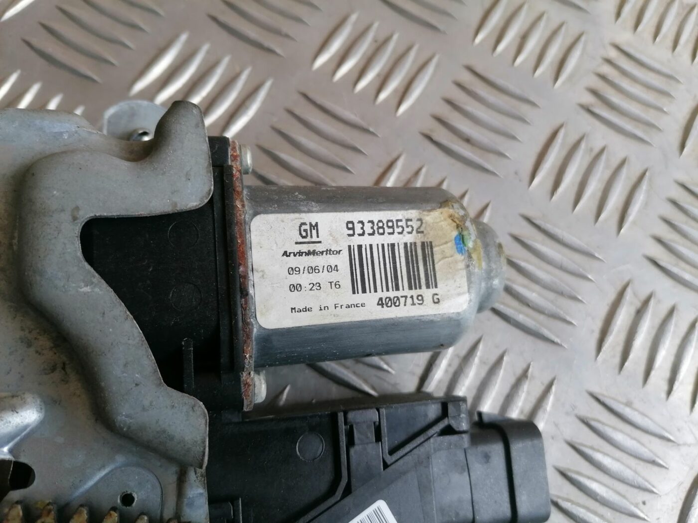 Stikla pacelšanas mehānisms priekšējais labais priekš OPEL MERIVA 2004 5 Stikla pacelšanas mehānisms priekšējais labais priekš OPEL MERIVA 2004