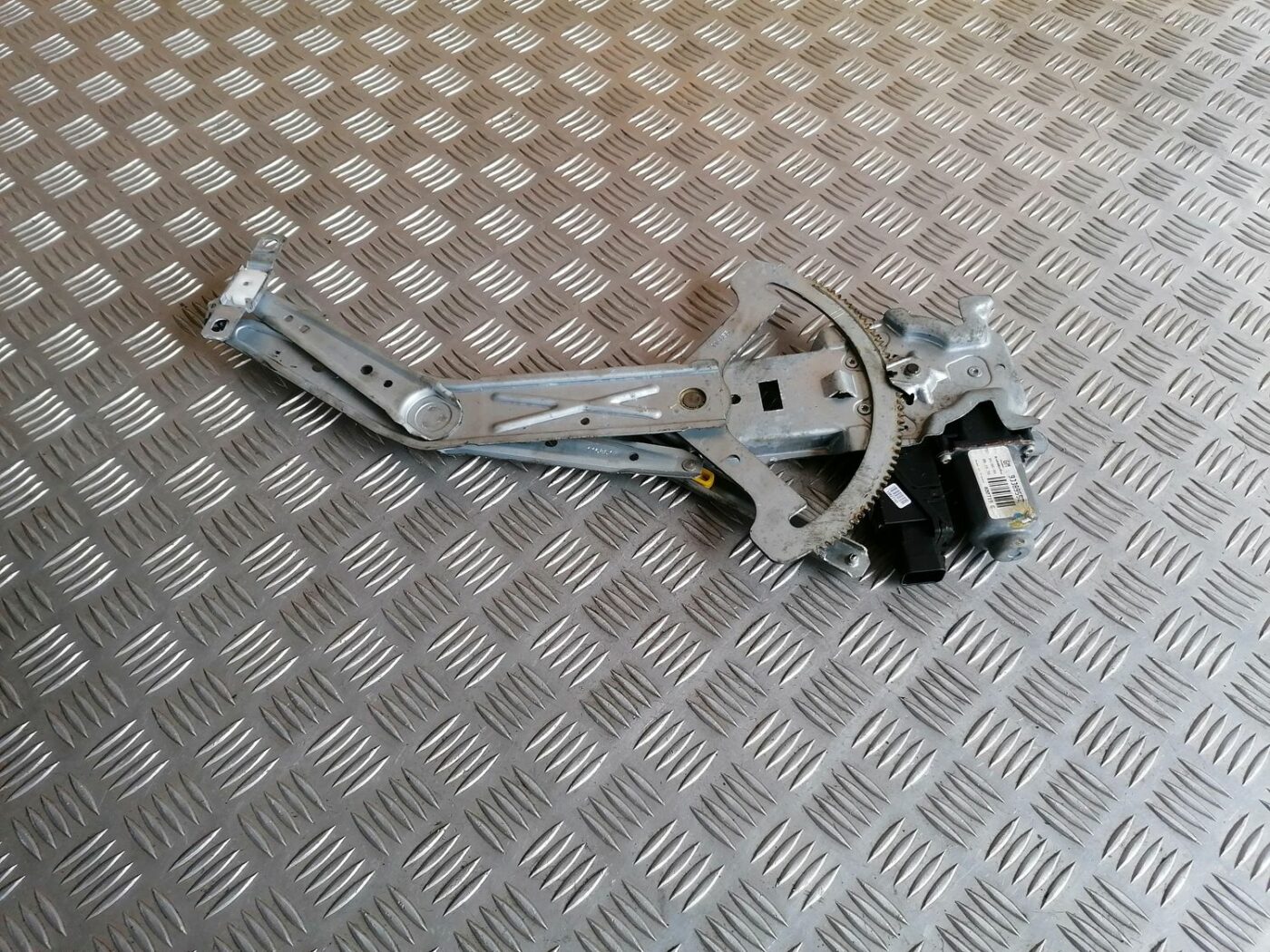 Stikla pacelšanas mehānisms priekšējais labais priekš OPEL MERIVA 2004 3 Stikla pacelšanas mehānisms priekšējais labais priekš OPEL MERIVA 2004