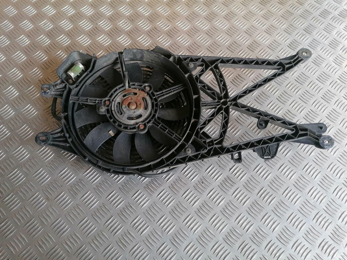 Gaisa kondicioniera ventilators priekš OPEL MERIVA 2004 5 Gaisa kondicioniera ventilators priekš OPEL MERIVA 2004