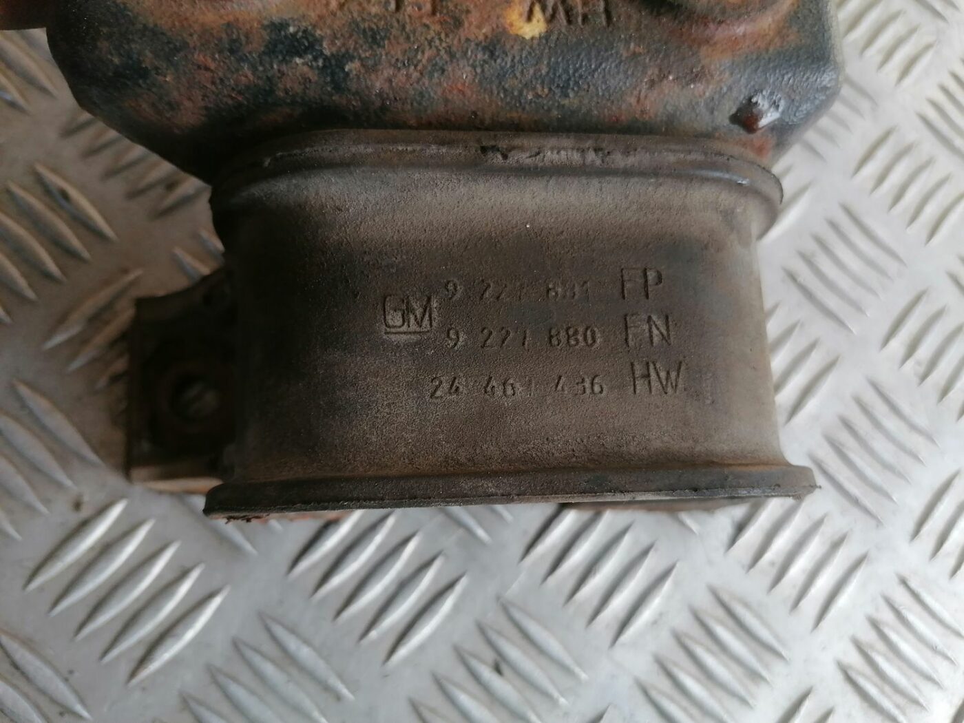 Dzinēja spilvens priekš OPEL MERIVA 2004 4 Dzinēja spilvens priekš OPEL MERIVA 2004