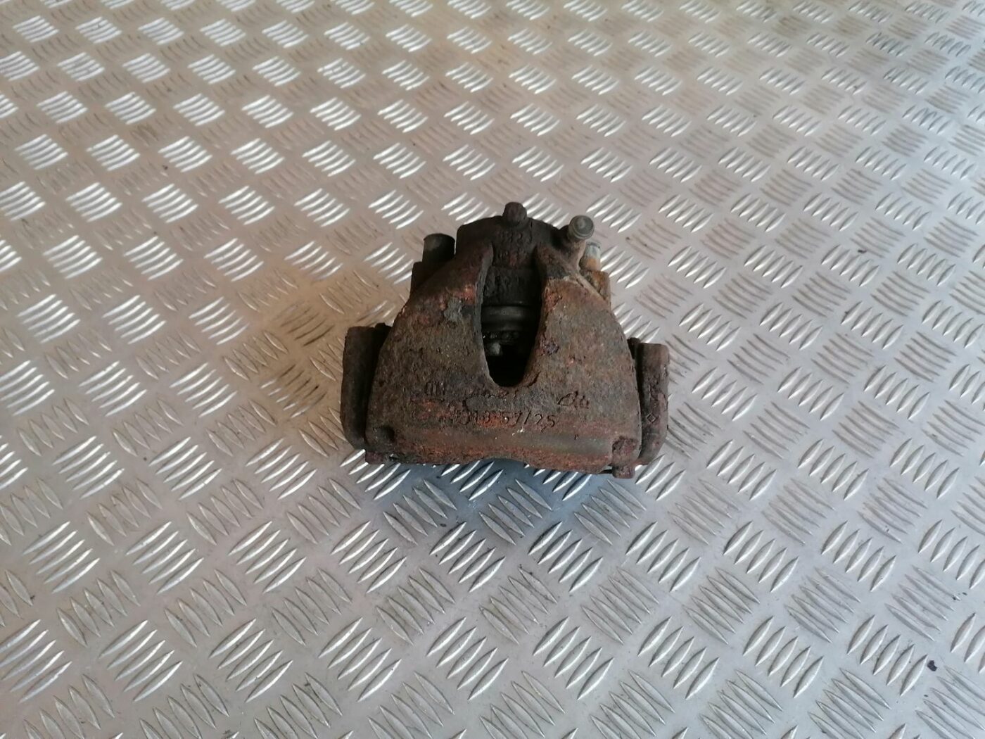 Priekšējais kreisais suports priekš OPEL MERIVA 2004 7 Priekšējais kreisais suports priekš OPEL MERIVA 2004