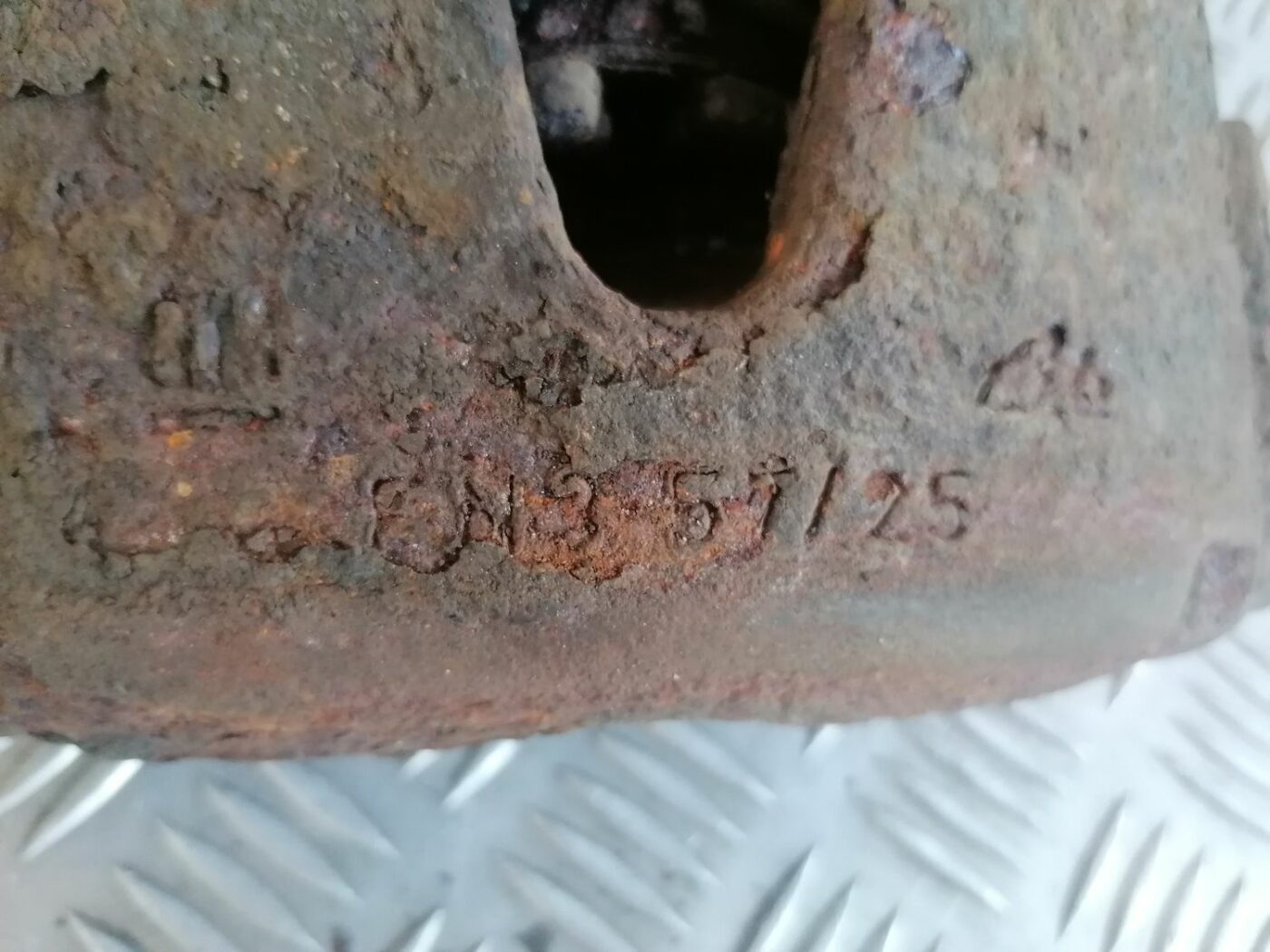 Priekšējais kreisais suports priekš OPEL MERIVA 2004 6 Priekšējais kreisais suports priekš OPEL MERIVA 2004