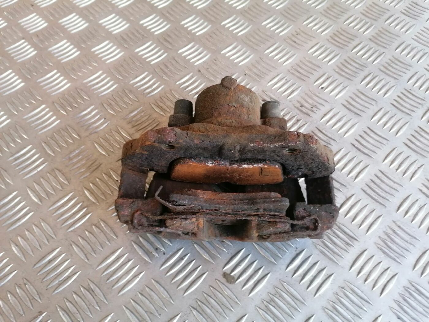 Priekšējais kreisais suports priekš OPEL MERIVA 2004 3 Priekšējais kreisais suports priekš OPEL MERIVA 2004