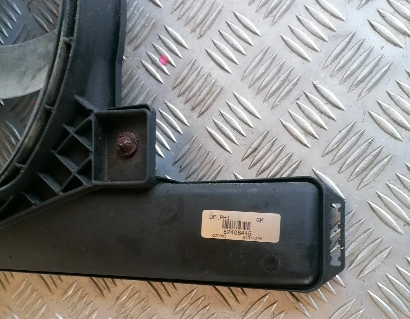 Dzesēšanas radiatora ventilators priekš OPEL MERIVA 2004 2 Dzesēšanas radiatora ventilators priekš OPEL MERIVA 2004