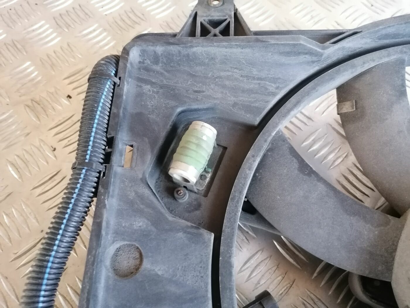 Dzesēšanas radiatora ventilators priekš OPEL MERIVA 2004 3 Dzesēšanas radiatora ventilators priekš OPEL MERIVA 2004