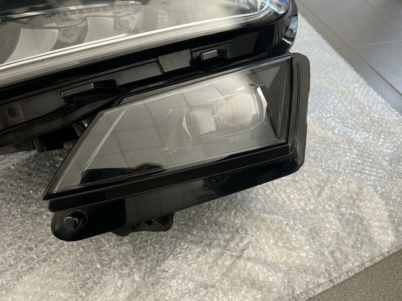 Priekšējais kreisais lukturis priekš Skoda Kodiaq 2017-2022 13 Priekšējais kreisais lukturis priekš Skoda Kodiaq 2017-2022