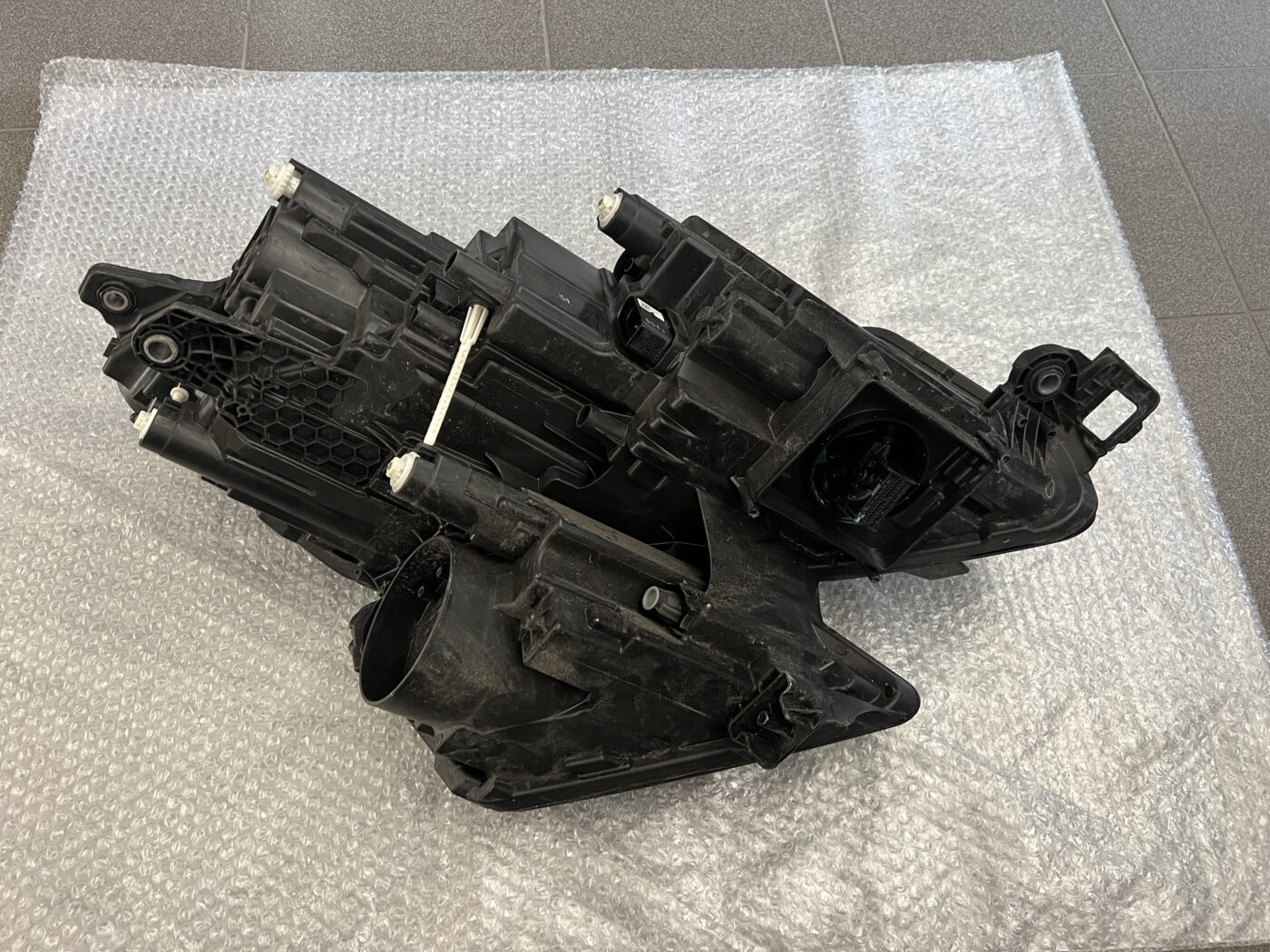 Priekšējais kreisais lukturis priekš Skoda Kodiaq 2017-2022 6 Priekšējais kreisais lukturis priekš Skoda Kodiaq 2017-2022