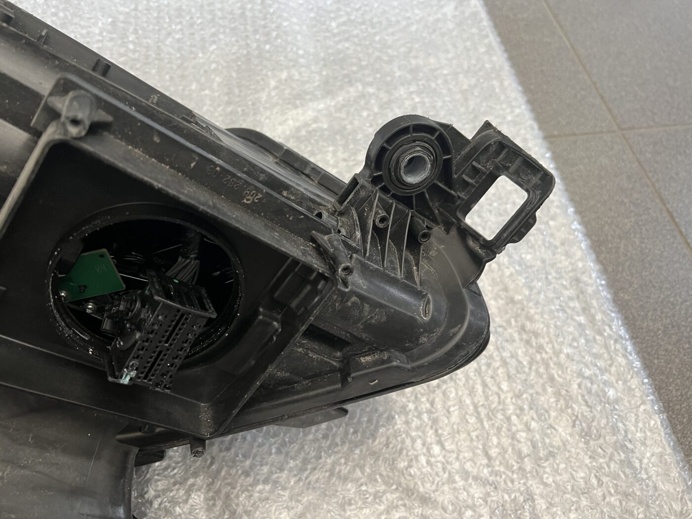 Priekšējais kreisais lukturis priekš Skoda Kodiaq 2017-2022 4 Priekšējais kreisais lukturis priekš Skoda Kodiaq 2017-2022