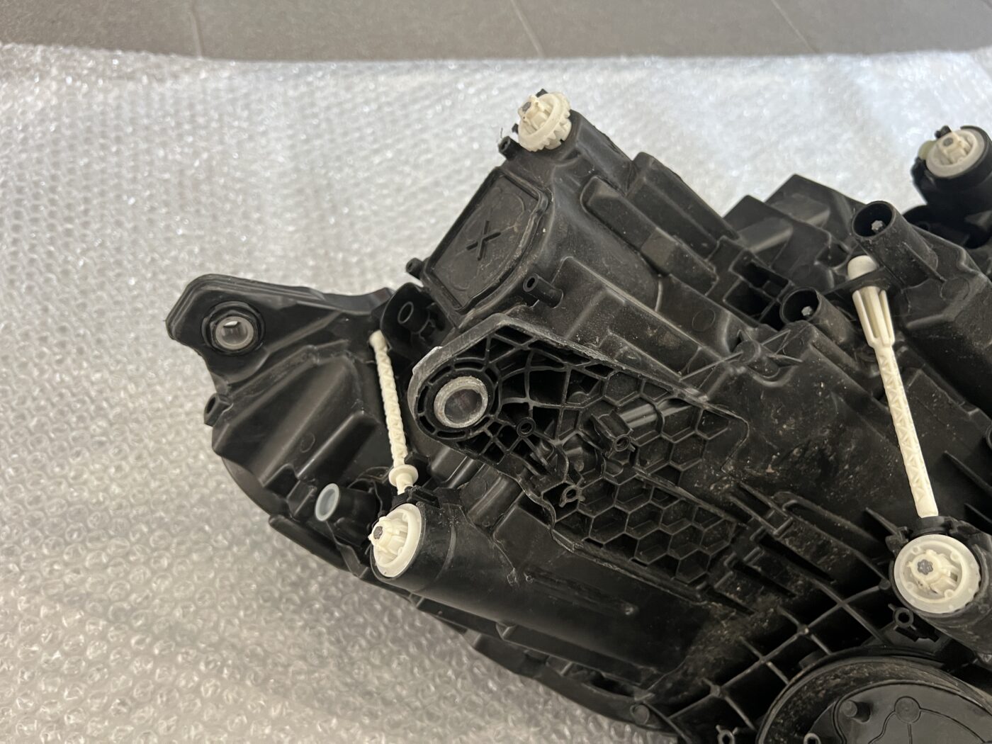 Priekšējais kreisais lukturis priekš Skoda Kodiaq 2017-2022 3 Priekšējais kreisais lukturis priekš Skoda Kodiaq 2017-2022