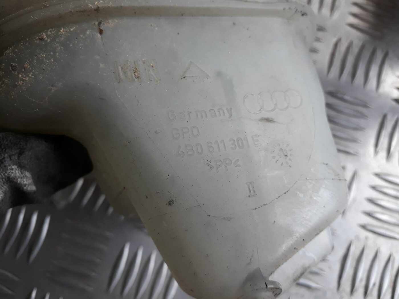 Bremžu šķidruma tvertne priekš AUDI A4 2000 AVANT 3 Bremžu šķidruma tvertne priekš AUDI A4 2000 AVANT