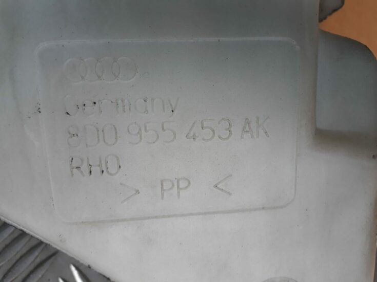 Mazgātāja šķidruma tvertne priekš AUDI A4 2000 AVANT 3