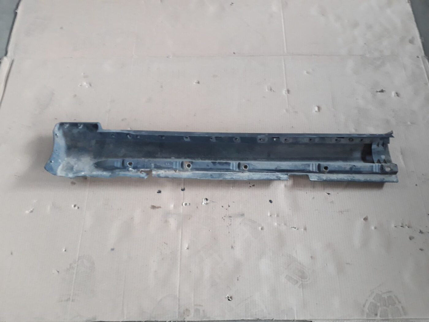 Ārēja sliekšņa laba uzlika priekš VOLVO S60 2007 2 Ārēja sliekšņa laba uzlika priekš VOLVO S60 2007