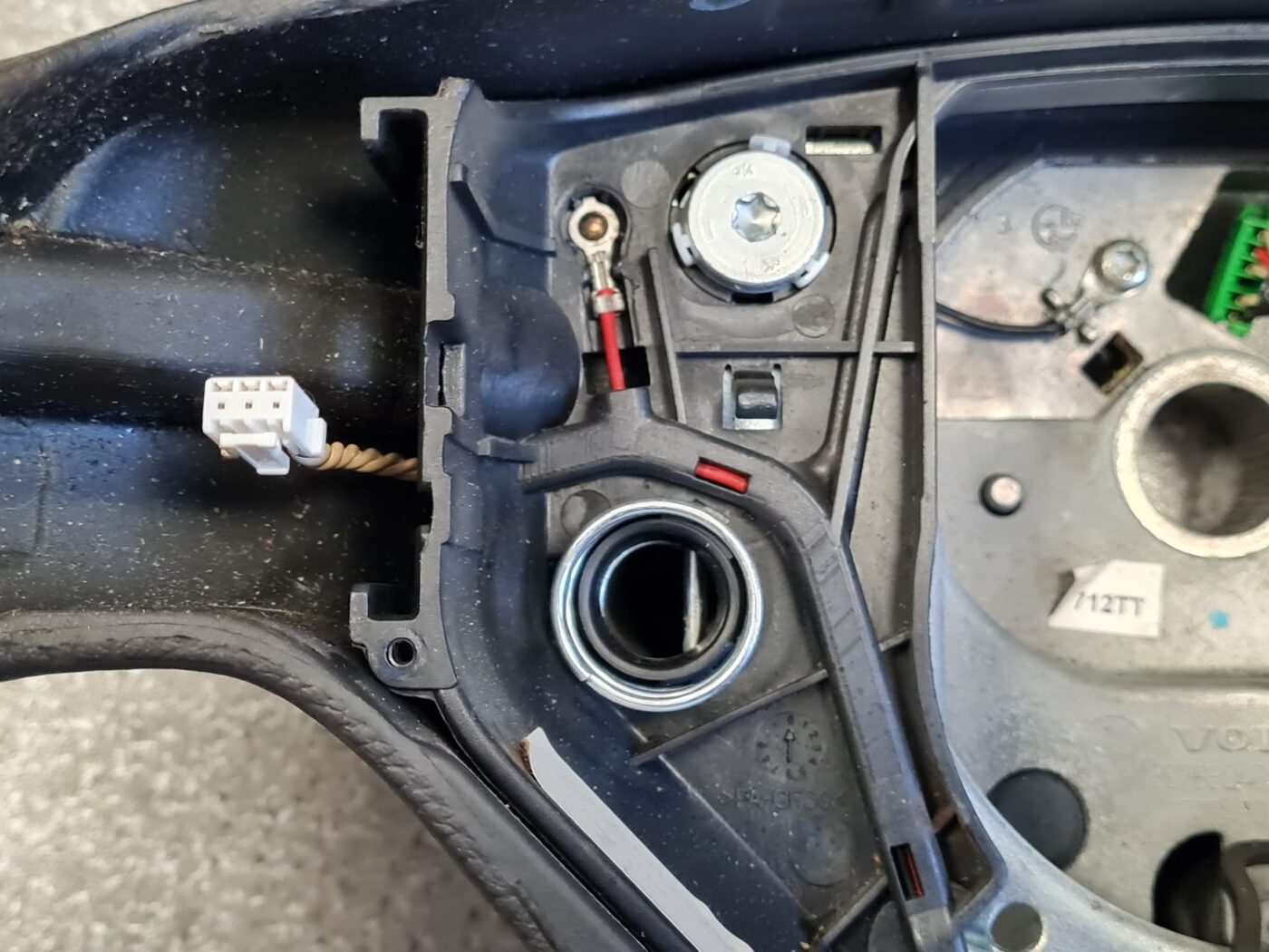 Stūre priekš VOLVO S60 2007 11 Stūre priekš VOLVO S60 2007