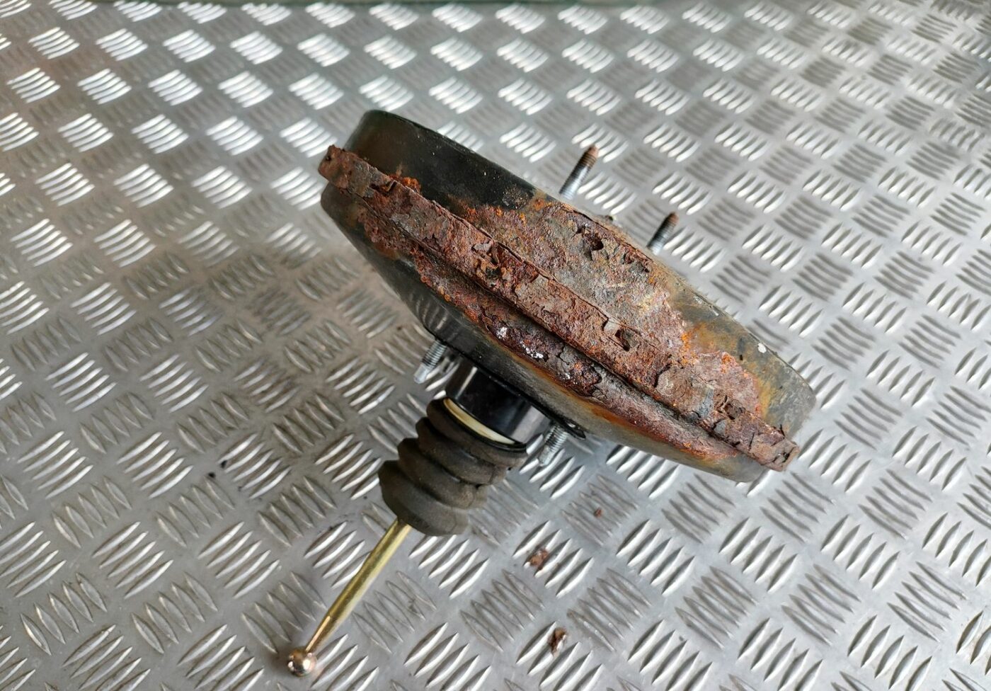 Vakuuma bremžu pastiprinātājs priekš VW GOLF IV 1999 3 Vakuuma bremžu pastiprinātājs priekš VW GOLF IV 1999