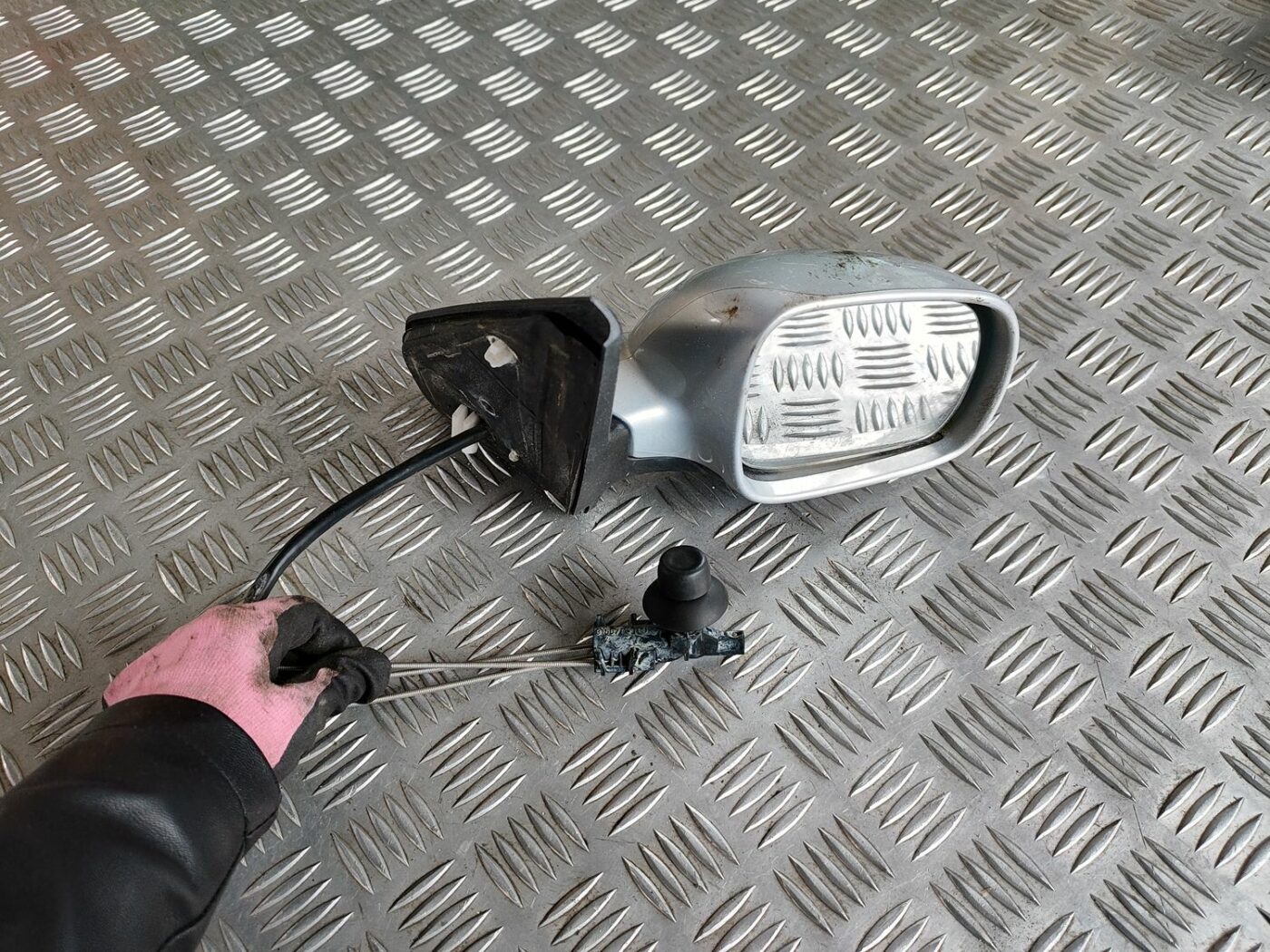 Ārējais spogulis, pa labi priekš VW GOLF IV 1999 1 Ārējais spogulis, pa labi priekš VW GOLF IV 1999