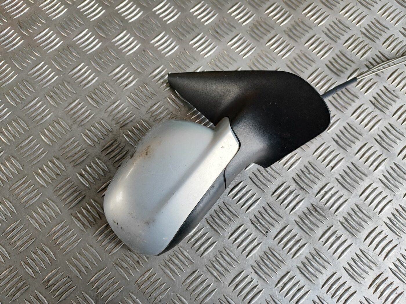 Ārējais spogulis, pa labi priekš VW GOLF IV 1999 8 Ārējais spogulis, pa labi priekš VW GOLF IV 1999