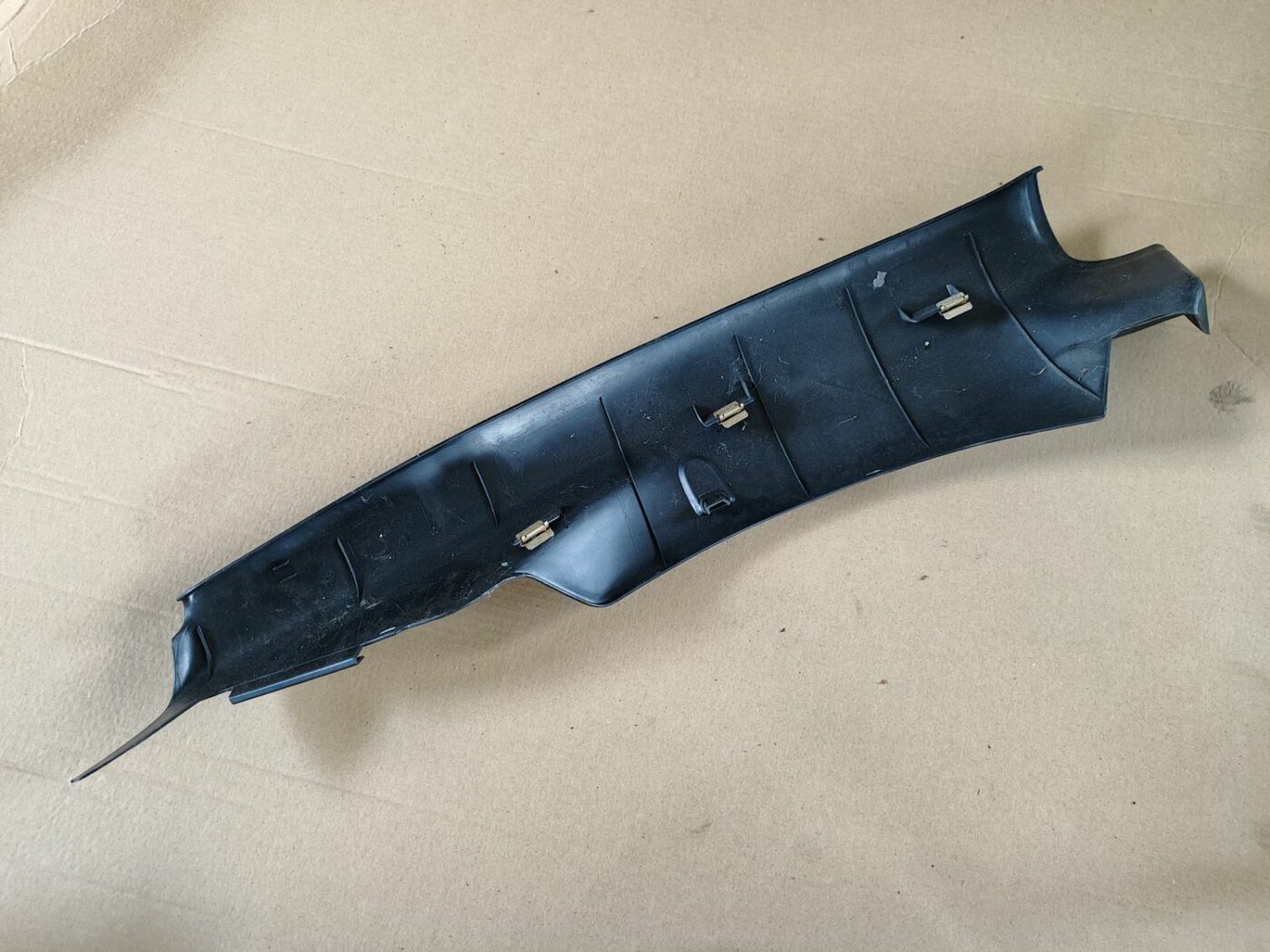 Sliekšņa aizmugurēja laba uzlika (salonā) priekš VW GOLF IV 1999 2 Sliekšņa aizmugurēja laba uzlika (salonā) priekš VW GOLF IV 1999