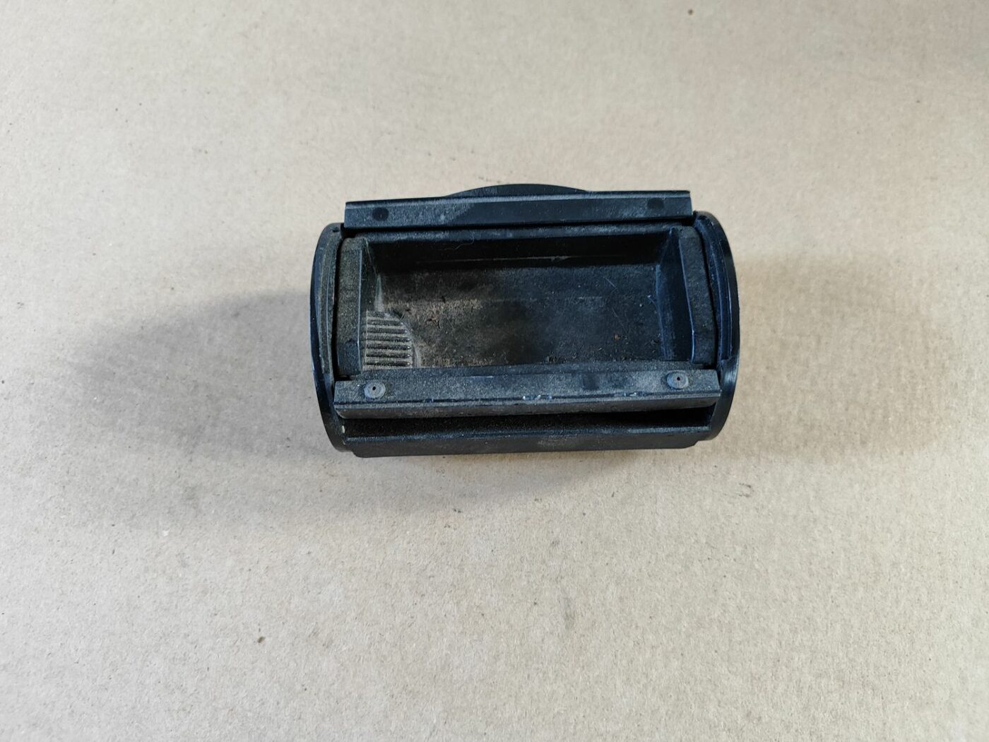 Pelnu trauks priekš VW GOLF IV 1999 2 Pelnu trauks priekš VW GOLF IV 1999